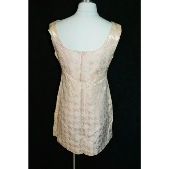 Pink Brocade Houndstooth Pattern Dress and Coat - Picture 10 of 13